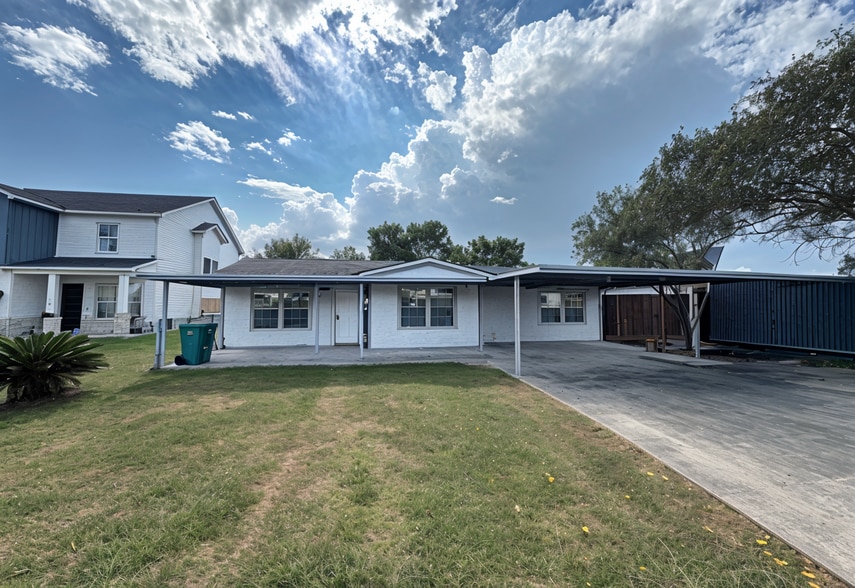 Front of the Home - 1103 W Belmont St