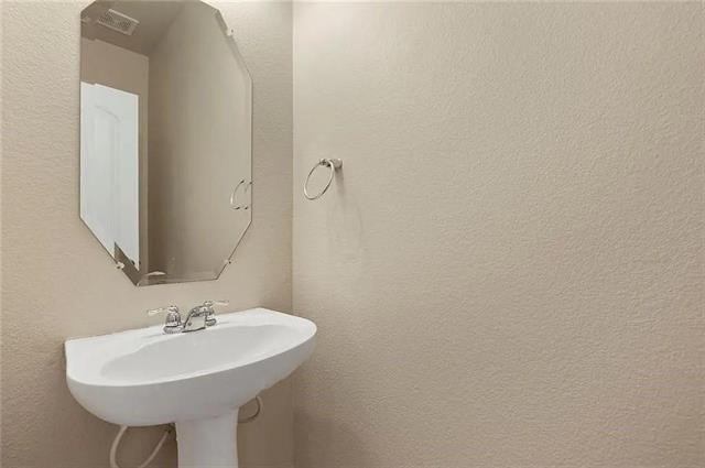 Building Photo - 212 Chester Dr