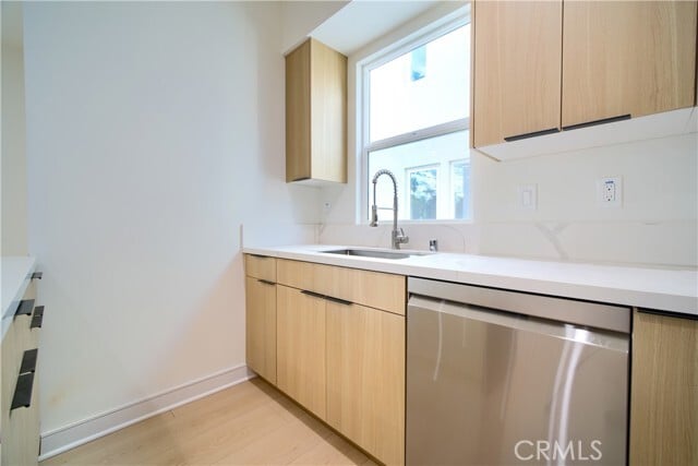 Building Photo - 259 S Ave 54