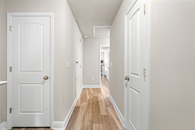 Building Photo - 64 Crossing Ln