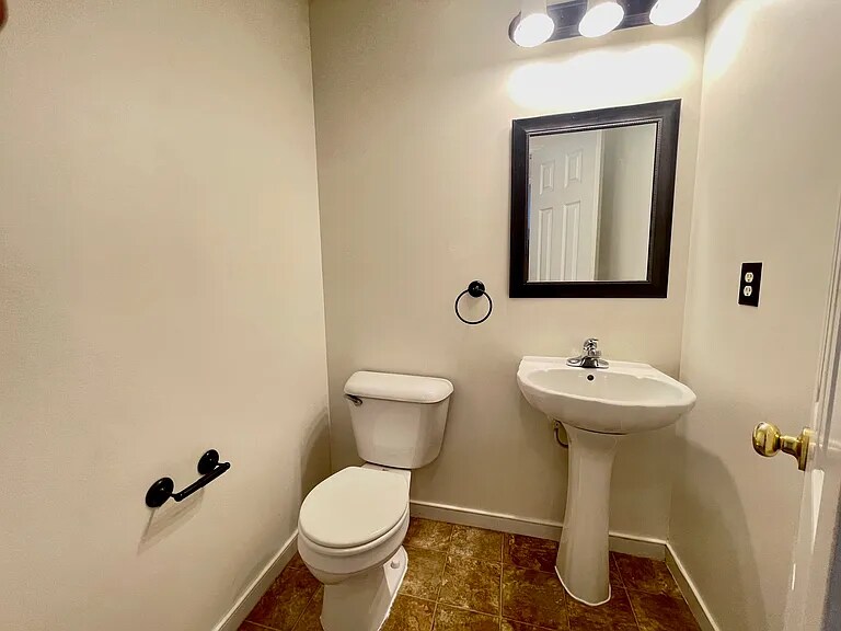 Building Photo - 3730 Carrie Ridge Ct