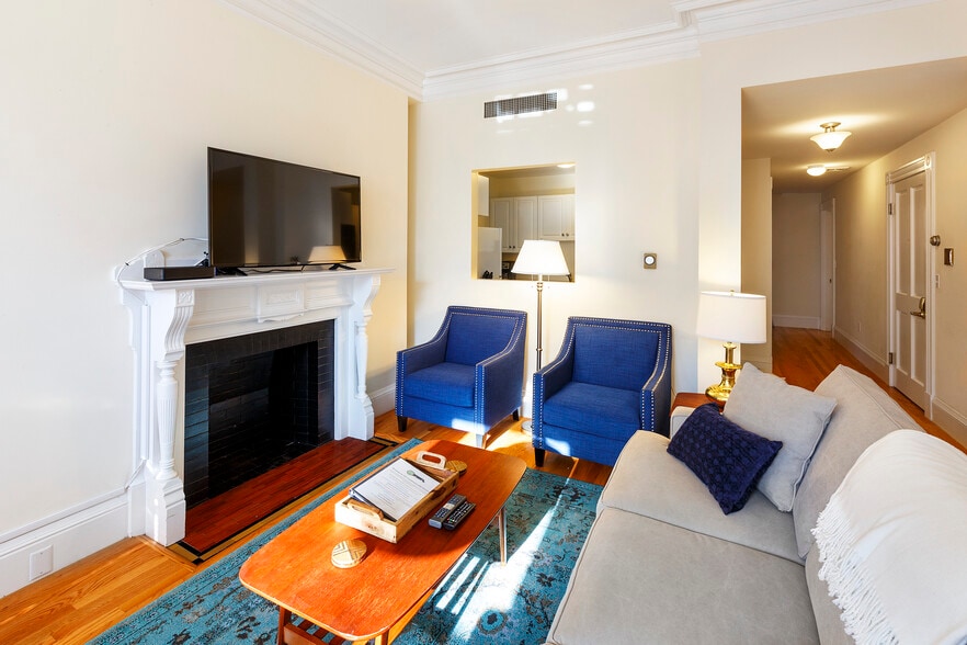 Building Photo - 387 Commonwealth Ave