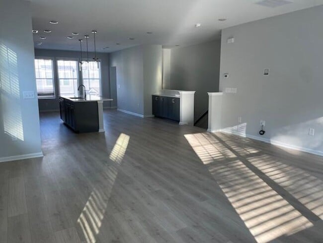 Building Photo - 1988 Chipley Dr