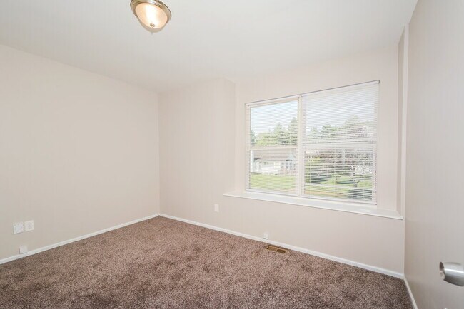 Building Photo - 14368 Jamestown Bay Dr