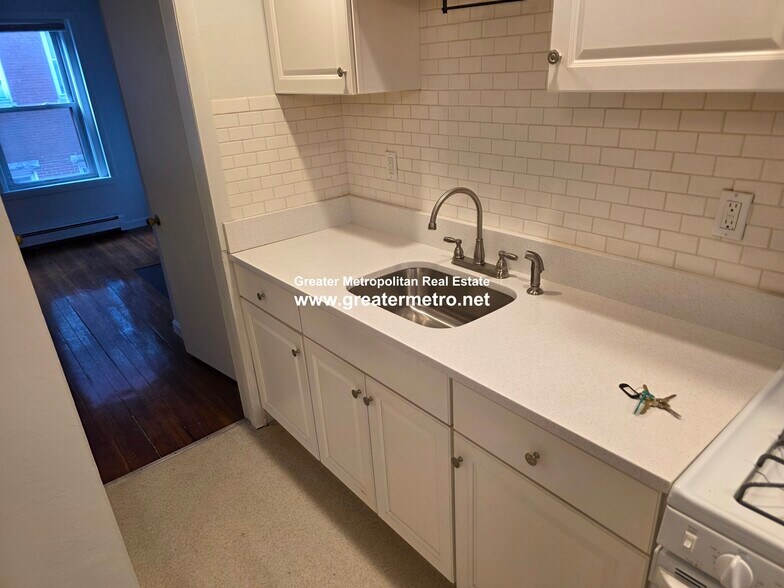 Building Photo - 207 Salem St