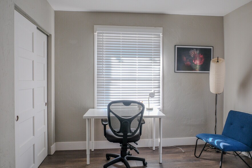 Building Photo - 5532 N Haight Ave