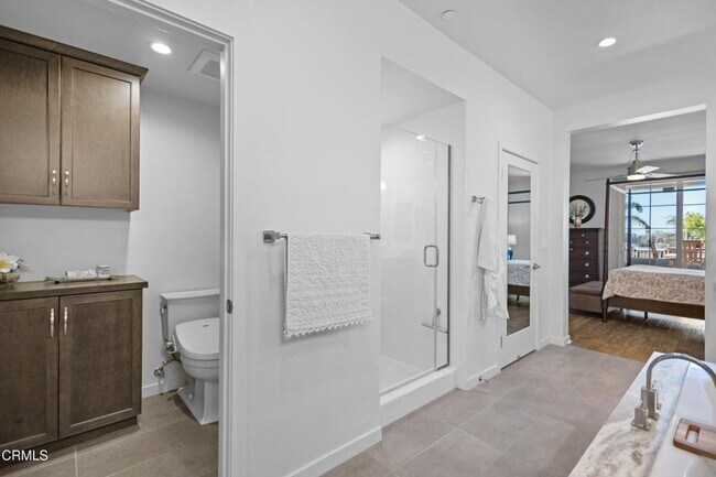 Building Photo - 4008 Tradewinds Dr