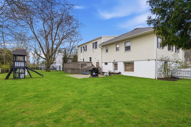 Building Photo - 221 Mamaroneck Rd