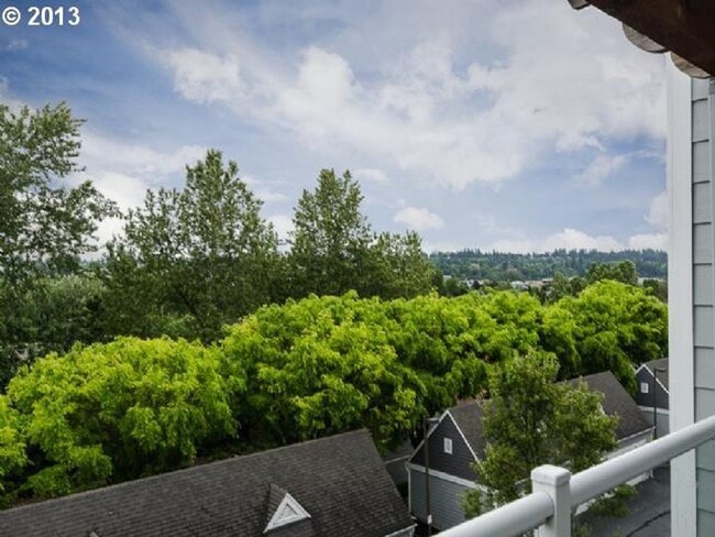 Building Photo - Beautiful Columbia Shores Condo Near Downtown Vancouver on the Columbia River