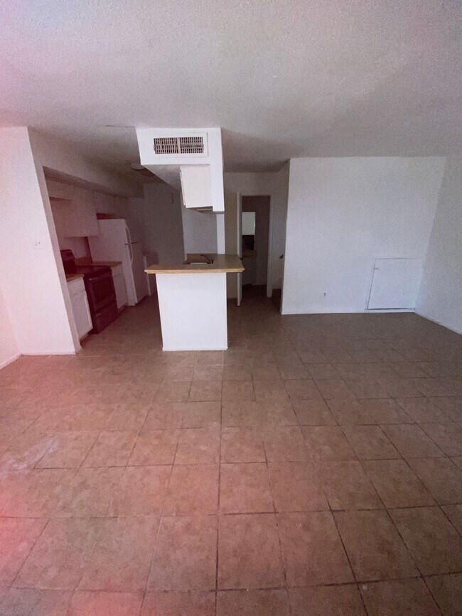 Building Photo - 1 bed 1.5 bath  $500 off the first Month R...