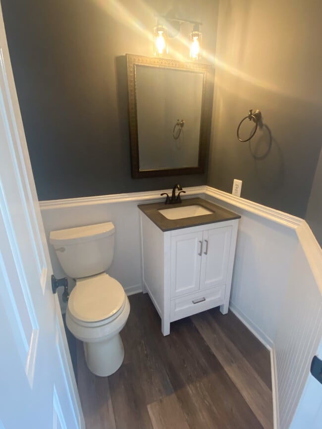 Building Photo - 754 Pine Drift Dr