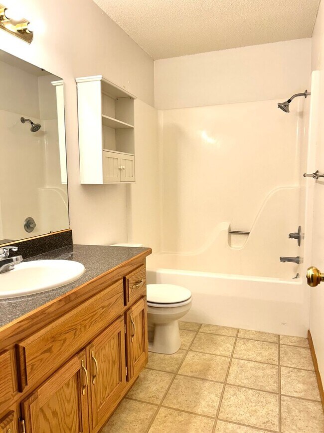 Building Photo - Beautiful Home, Great Location!