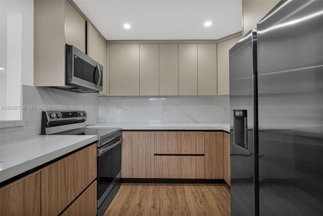 Building Photo - 8201 SW 42nd St