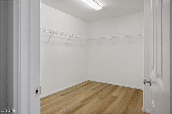 Building Photo - 9136 Cocowoods Pl
