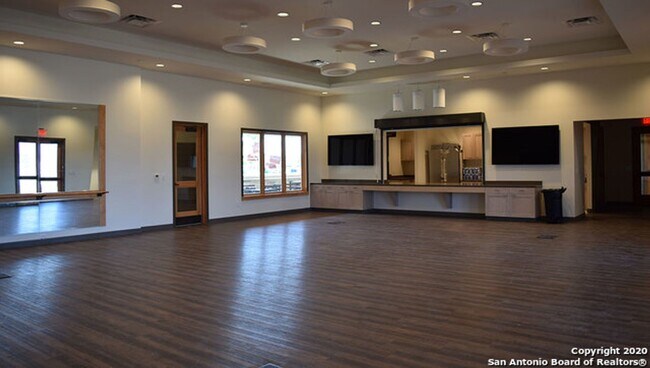 Building Photo - *COMING SOON* 3-Bedroom with Solar Panels & Resort Amenities – Pool, Gym!