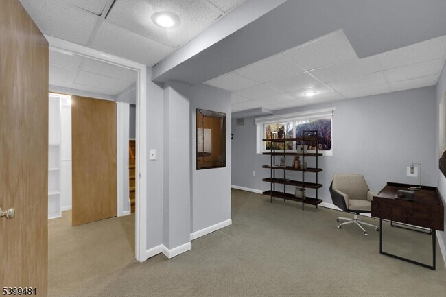 Building Photo - 107 Wimbledon Square