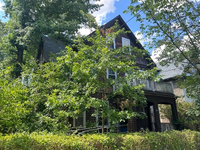 Building Photo - 71 Fayerweather St