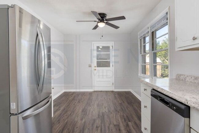 Building Photo - Updated 3/1 in Blythewood!