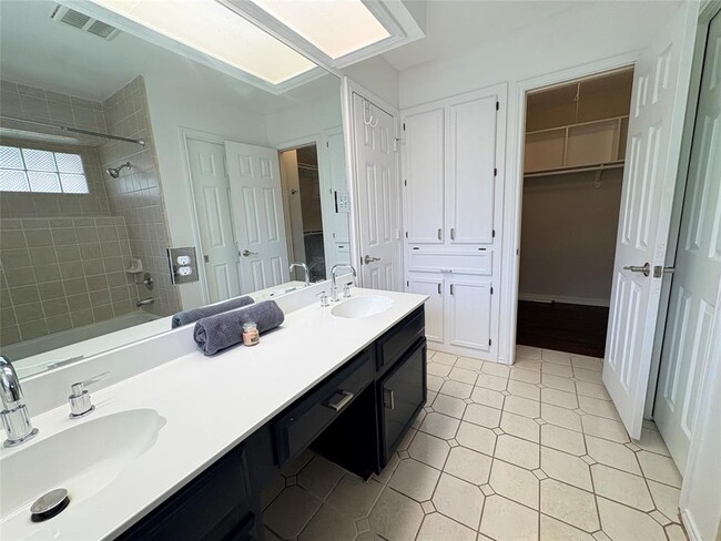 Building Photo - 11907 Cherie Dr