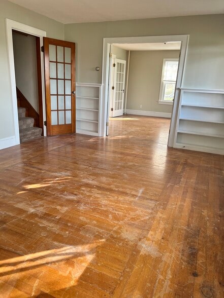 Building Photo - 2 East St