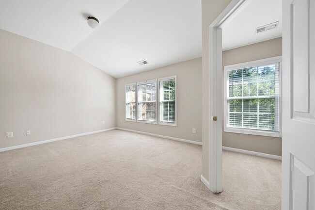 Building Photo - 3305 Chastain Gardens Dr NW