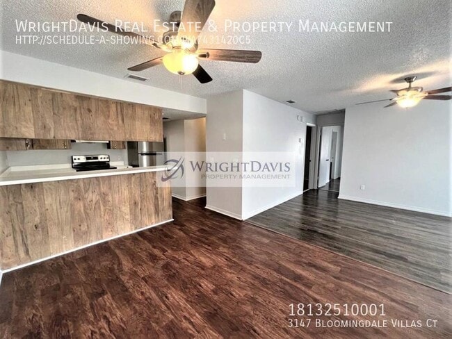Building Photo - 3147 Bloomingdale Villas Ct