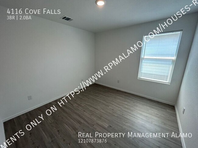 Building Photo - 4116 Cove Fls