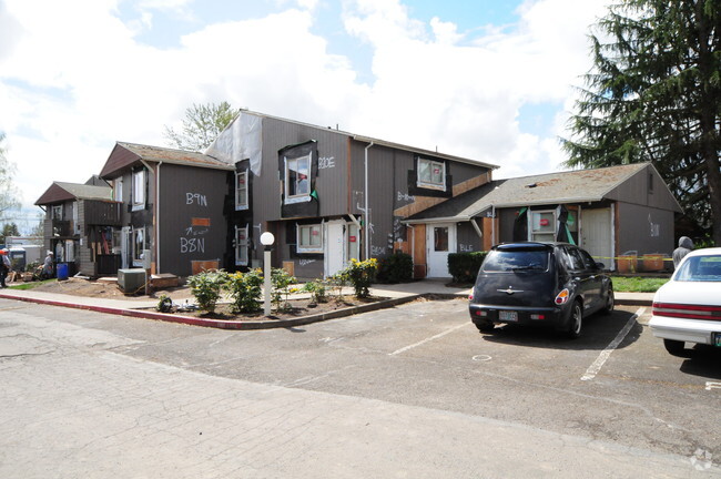 Building Photo - Duck Country - Dunhill Apartments