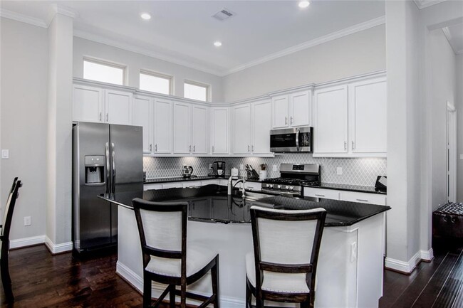Building Photo - 28205 Bennett Pass Dr