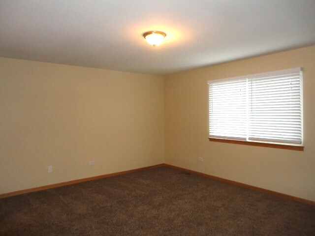 Building Photo - 26300 W Riverbend Ln