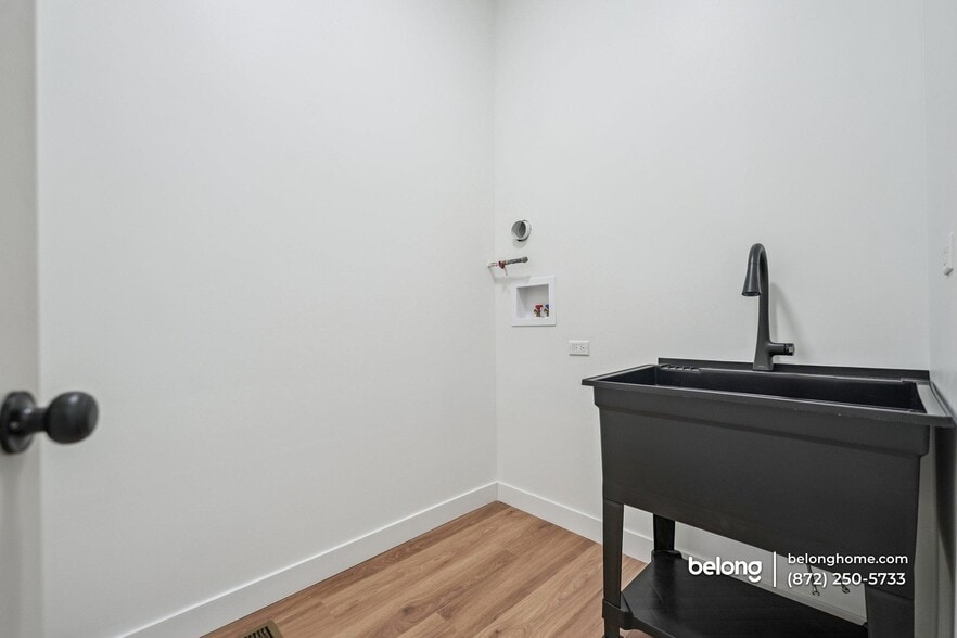 Building Photo - 298 Apache Trail