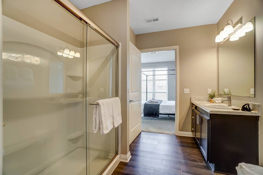 Building Photo - 433 W Rich St