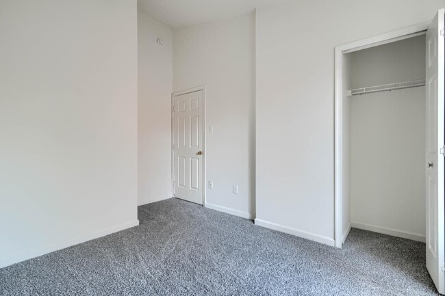 Building Photo - 9847 Bale Ct