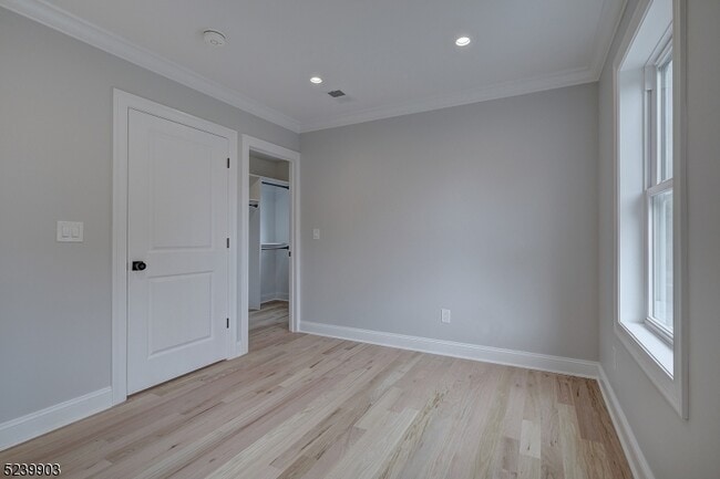 Building Photo - 59 Forest St