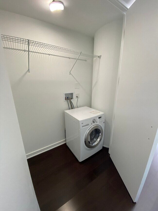 Building Photo - 505 N Lake Shore Dr