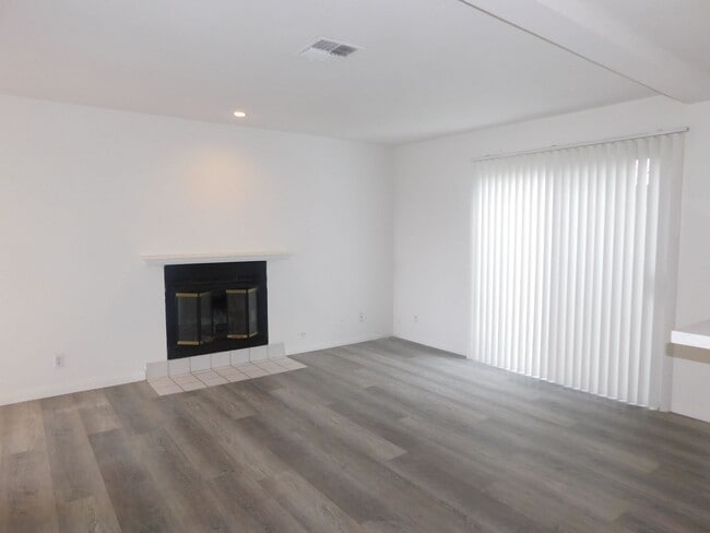 Building Photo - ALH7811