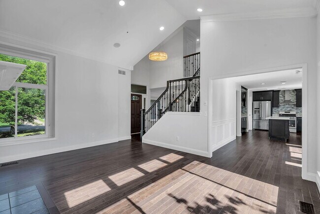 Building Photo - 4521 Links Ct