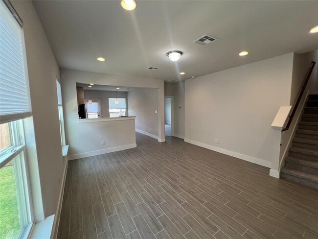 Building Photo - 509 Peace Dr