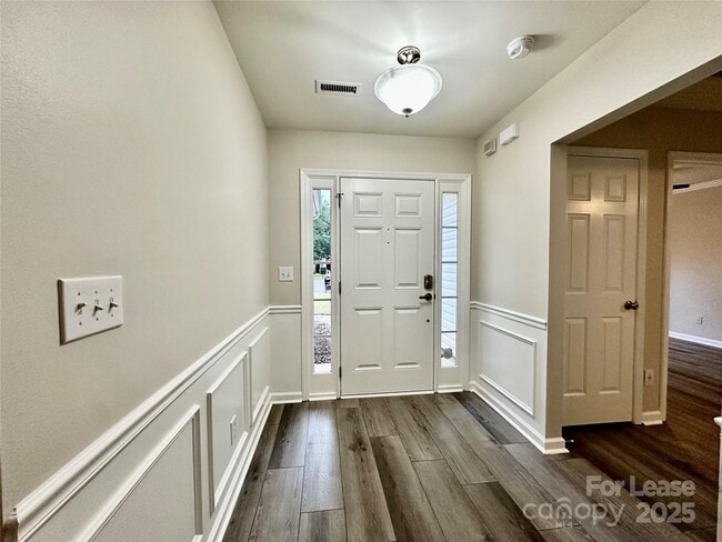 Building Photo - 1888 Lillywood Ln
