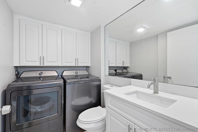 Building Photo - 236 Charter Way