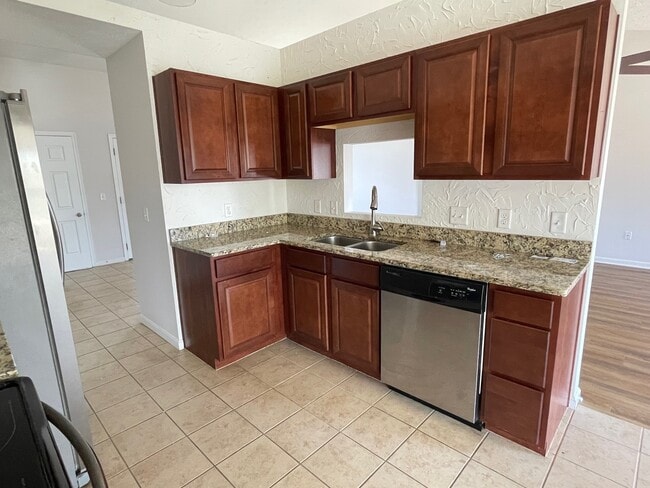Building Photo - 5022 Dayflower Dr