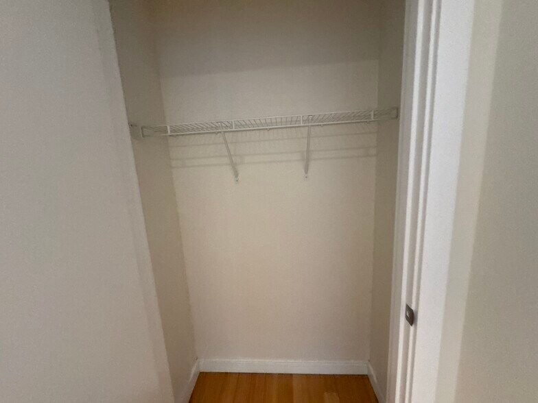 Building Photo - 595 Albany St