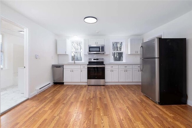 Building Photo - 12 Old Park Ave