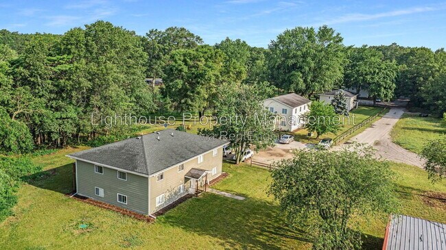 Building Photo - 1545 Carmil Dr