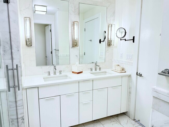 Building Photo - 9 Ave at Port Imperial