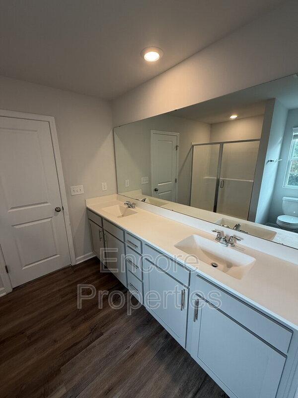 Building Photo - 208 Abercorn Way