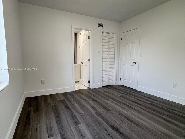 Building Photo - 3368 NW 51st Terrace