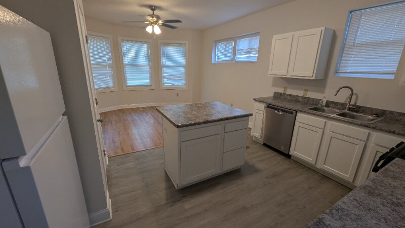 Building Photo - 615 Burr Oak St