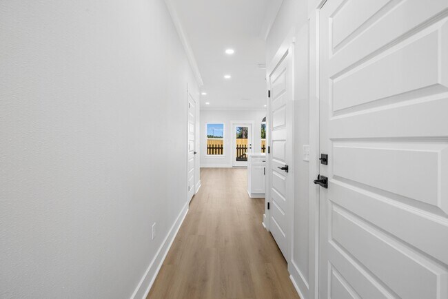 Building Photo - 1409 Little Brothers Ln