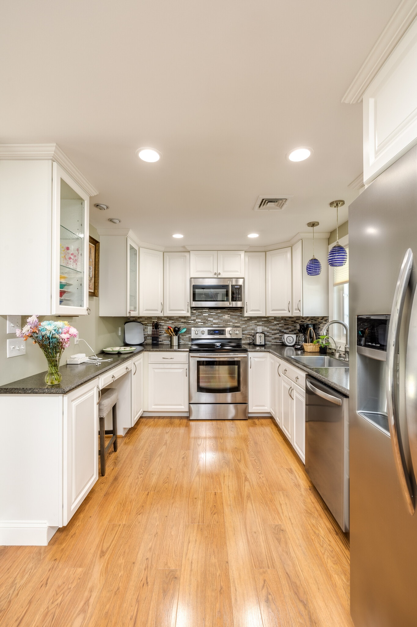 Fully Furnished Gourmet Kitchen - 73 Maxwell Dr